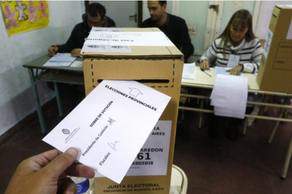 Cuatro de cada diez no votaron, entre toboganes y milanesas, y la locura de setiembre al acordarse del gimnasio