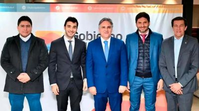 Gobernadores y entidades empresarias piensan un modelo productivo federal con la mira en 2027