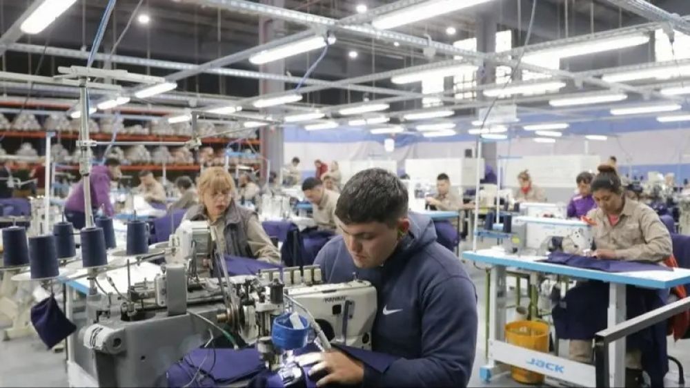 La industria hoy: disminucin de las ventas, cierres, reconversin y despidos