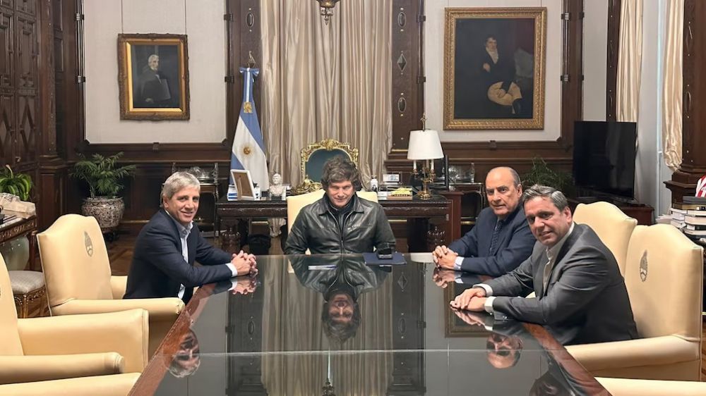 En medio de las internas, el Gobierno se propuso reactivar la gestin para paliar el efecto de la derrota