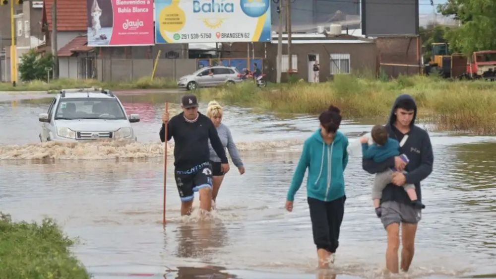 Milei recort a la mitad los fondos de ayuda para Baha Blanca tras arrasar all en las elecciones