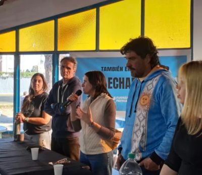 Silvia Saravia recibi a Gabriel Katopodis en Vicente Lpez donde celebraron la victoria electoral en PBA