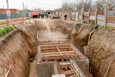 En Mercedes, la Provincia avanza con las obras del nuevo colector cloacal