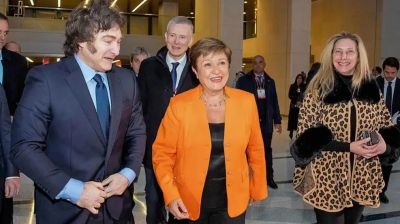 El Gobierno aplica un ajuste social a la medida del FMI, pero hay un clculo que se desva del acuerdo