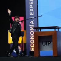 Milei gira el discurso frente a la realidad poltica y rearma la campaa con una agenda que no es propia