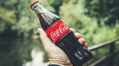 Coca-Cola apuesta a ganarse todos los das la mesa de los argentinos para no perder terreno