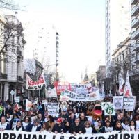 Fuerte paro de trabajadores de Salud de todo el pas para apoyar la marcha del Garrahan