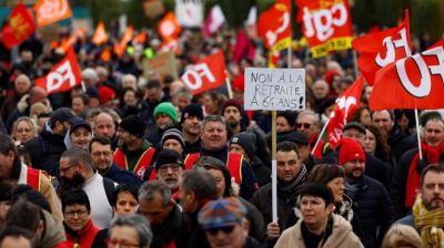 Francia se paraliza: ms de un milln de personas marcharon contra los recortes y la reforma jubilatoria