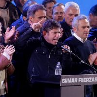 En campaa, Kicillof rene a intendentes y candidatos y cierra acto con centrales obreras