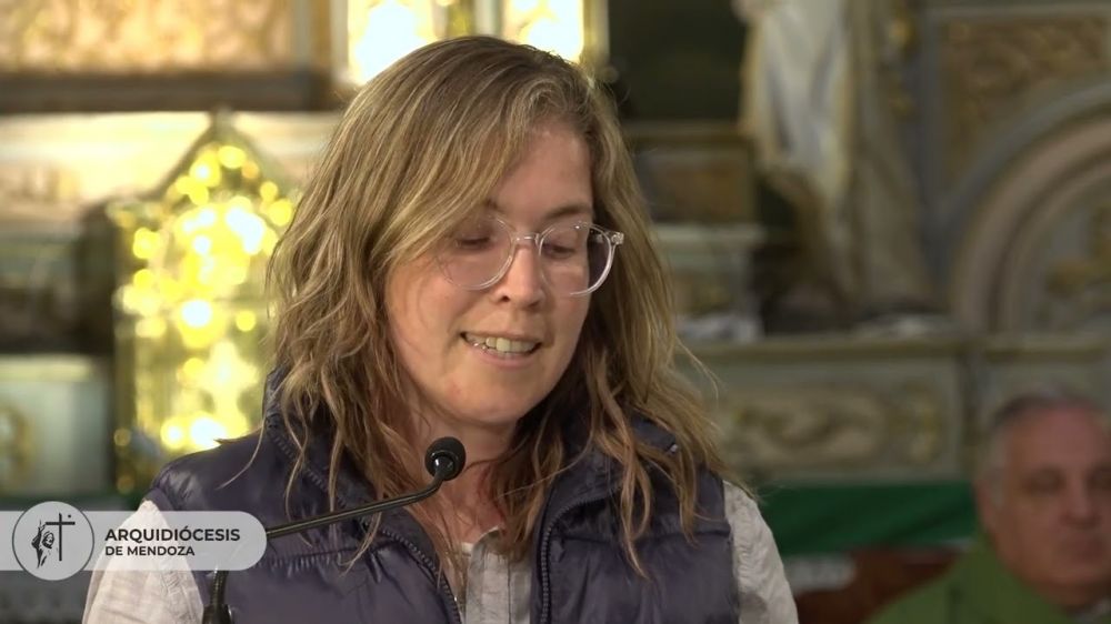 Mons. Colombo: 'Un corazn creyente no puede idolatrar el dinero'