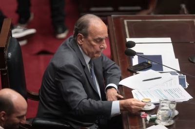 El Gobierno desestima el impacto de un avance contra Francos pero est en alerta por la ley de DNU y dice que la vetara