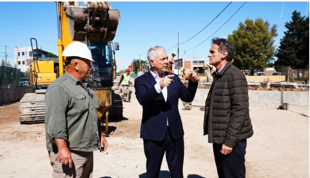 Acceso clave para La Plata: Alak y Katopodis supervisaron las obras del puente del Arroyo El Gato