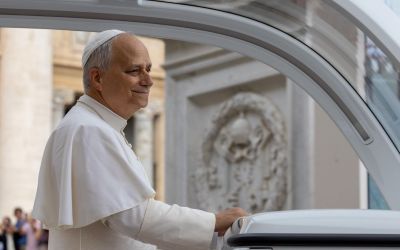 El Papa Len XIV anuncia un rosario por la paz en la Plaza de San Pedro