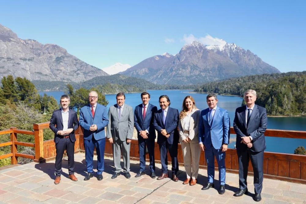 Tras el respaldo de EEUU, un grupo de gobernadores se mostr abierto al dilogo poltico pero hay dudas por los tiempos electorales