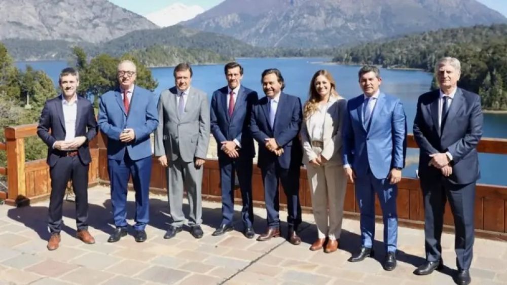 Los gobernadores se juntan frente a un Gobierno ausente, pese a las recomendaciones de Trump a Milei