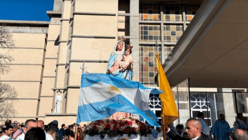 Multitudinaria peregrinacin por el 42 aniversario de la Virgen de San Nicols