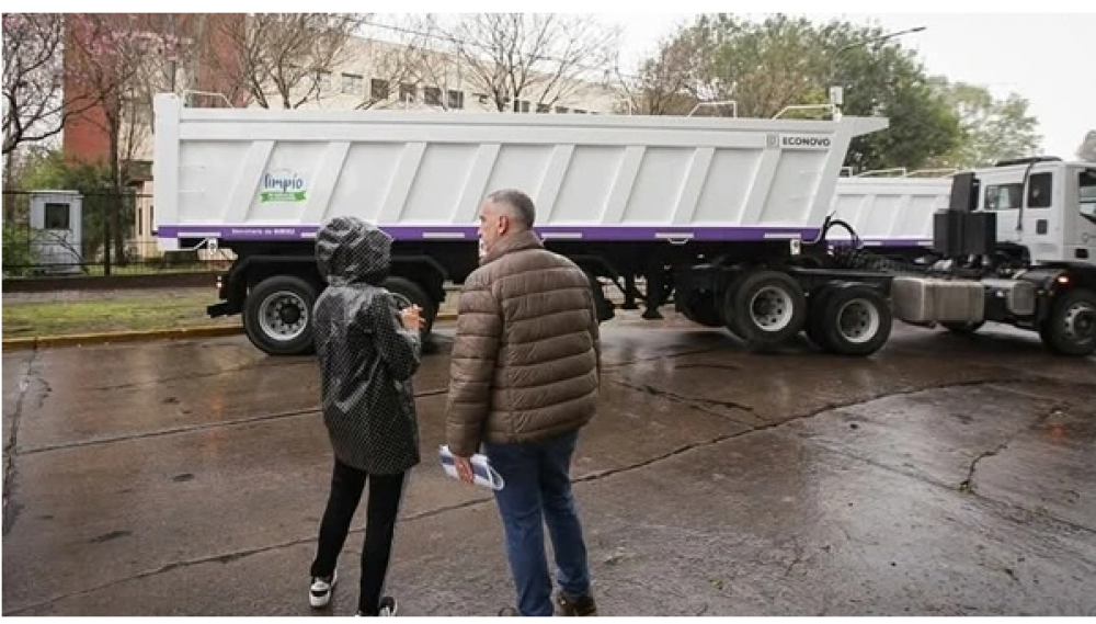 Presentan nuevos camiones para el rea de Ambiente y GIRSU