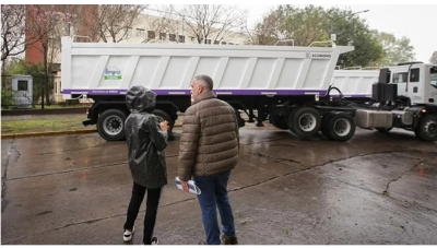 Presentan nuevos camiones para el rea de Ambiente y GIRSU