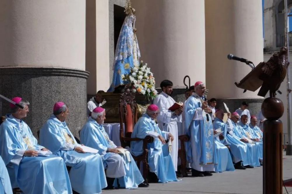 Mons. Larregain en Itat: 