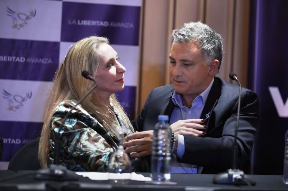 Sebastin Pareja resiste los embates internos y prepara la campaa con el apoyo de los hermanos Milei
