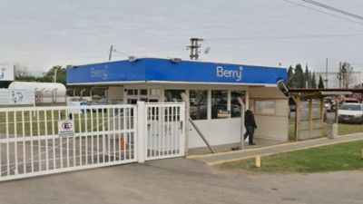 La multinacional Magnera cerr su produccin en el Parque Industrial de pilar y despidi a sus 140 operarios