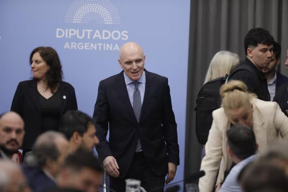 La oposicin pide desplazar a Espert de la Comisin de Presupuesto y se calienta el debate