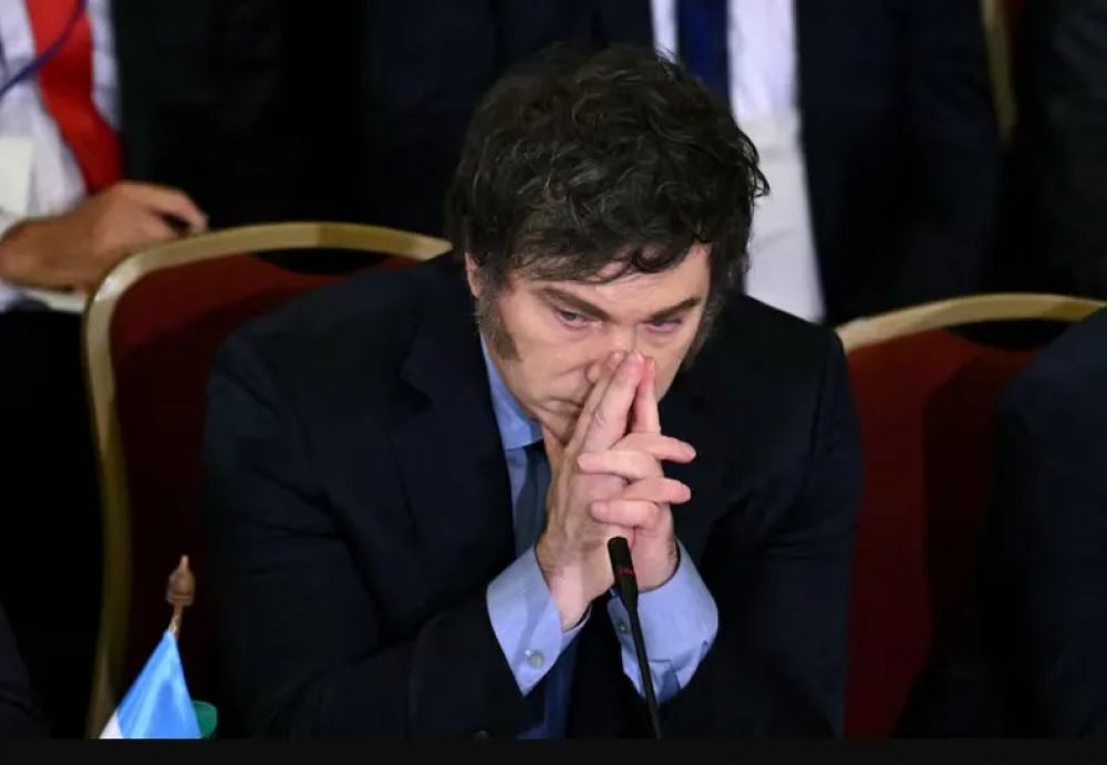 Encuesta: la imagen de Javier Milei se derrumba y llega al 37,4%, la cifra ms baja desde que inici su gestin