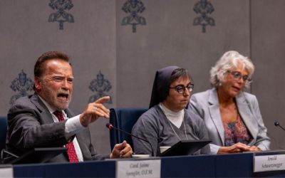 Schwarzenegger asegura en el Vaticano que los autnticos hroes de accin son quienes luchan contra la contaminacin