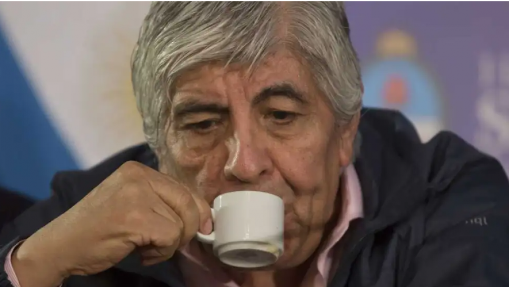 Hugo Moyano ech a cuatro dirigentes del Sindicato de Camioneros tras versiones de un presunto fraude millonario