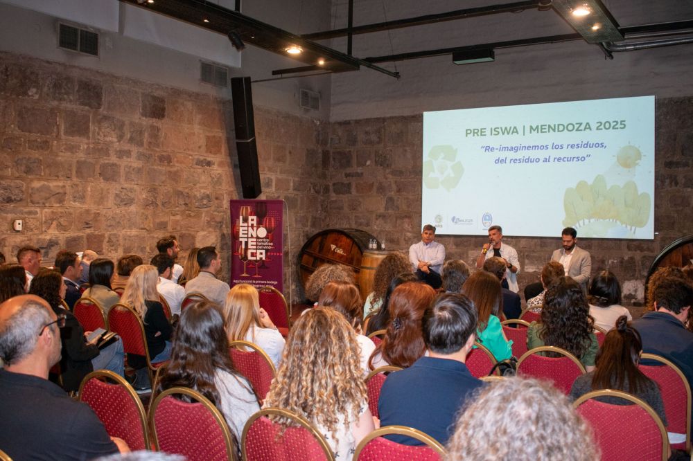 Ulpiano Suarez particip del conversatorio sobre residuos slidos urbanos