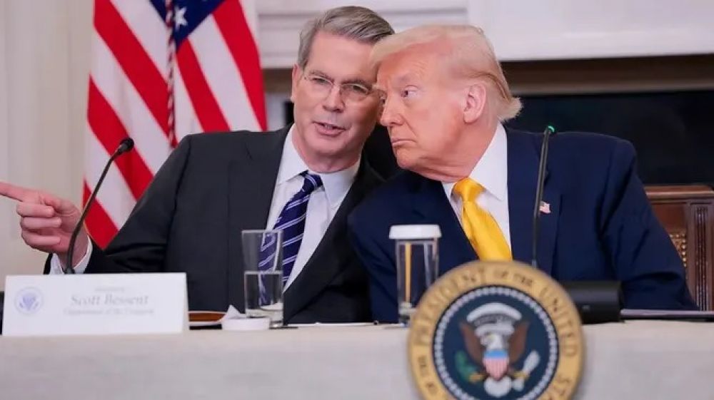 Reunión Bessent-Caputo: cuál es el inédito pedido urgente que lleva el Gobierno a Washington