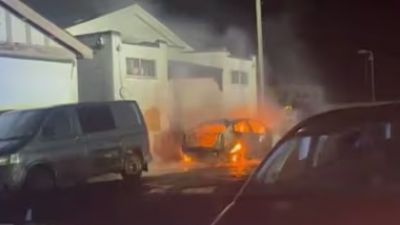 Intentan incendiar una mezquita con personas dentro en el Reino Unido