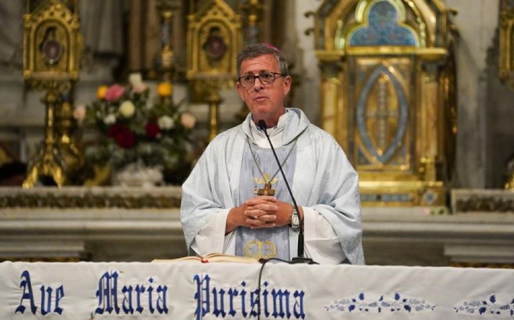 Mons. Garca Cuerva en Lujn: 'Con una Madre as seguimos caminando'