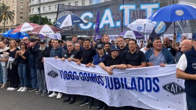 En la antesala de la eleccin de la CGT, los gremios del transporte refuerzan su conduccin y su perfil opositor a Milei