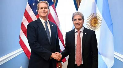 Luis Caputo busca un golpe de efecto para los mercados, pero el 