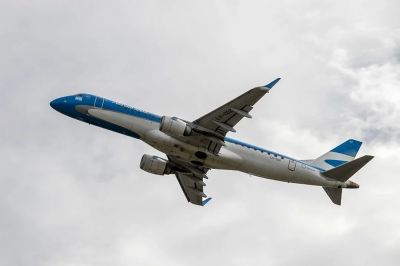 Los pilotos de Aerolneas harn asambleas este jueves y podra complicarse la operativa en Aeroparque