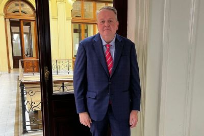 Barry Bennett le tira un nuevo salvavidas a Milei y dice que el swap podra llegar ms rpida que lo esperado