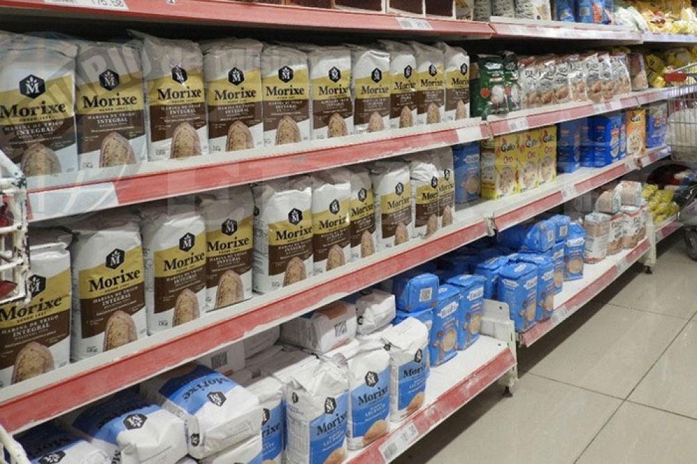 Las alimenticias suben precios y ven devaluacin