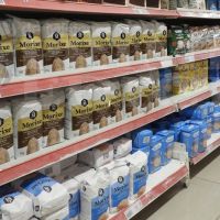 Las alimenticias suben precios y ven devaluacin
