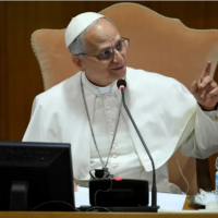 Len XIV mueve la primera ficha: el Vaticano reordena su mapa financiero