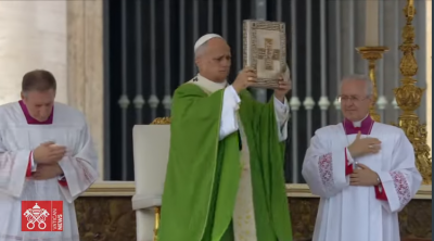El Papa recuerda que Mara no sustituye a Cristo, sino que conduce a l
