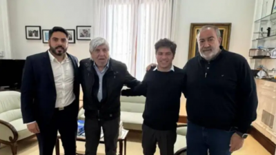 Axel Kicillof se rodea de gremios para mostrarse como la contracara del modelo anti industrial libertario