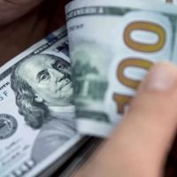El derrumbe del dlar y la suba de tasas alimentan el incentivo al carry trade