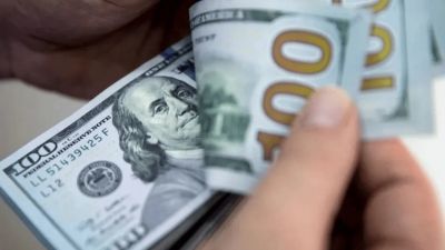 El derrumbe del dlar y la suba de tasas alimentan el incentivo al carry trade