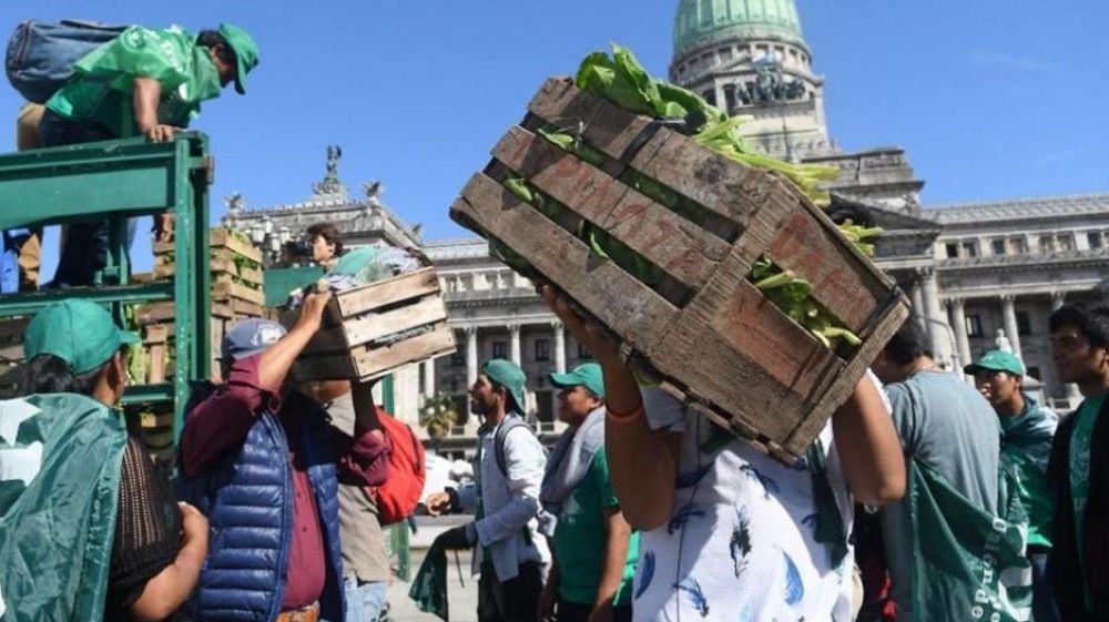 Alimentazo en Plaza de Mayo: entregarn 20 mil kilos de comida para denunciar el modelo agroexportador de Milei