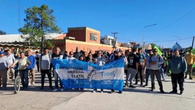 Algodonera Avellaneda fren su produccin y los 300 obreros reclaman el pago de salarios