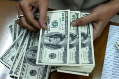 Economa solo consigui refinanciar el 46% de los vencimientos y ms de 2 billones de pesos podran irse al dlar