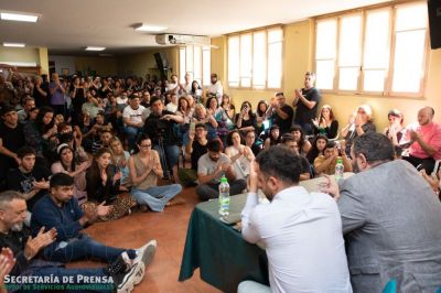 Ante una multitud legislativa, Di Prspero pidi anteponer el proyecto poltico ante la coyuntura sindical: No hay organizacin sindical fuerte sin un proyecto poltico que defienda a los trabajadores