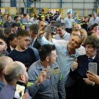 El Gobierno y empresarios discuten la reforma laboral sin la CGT y crece el rechazo de los gremios