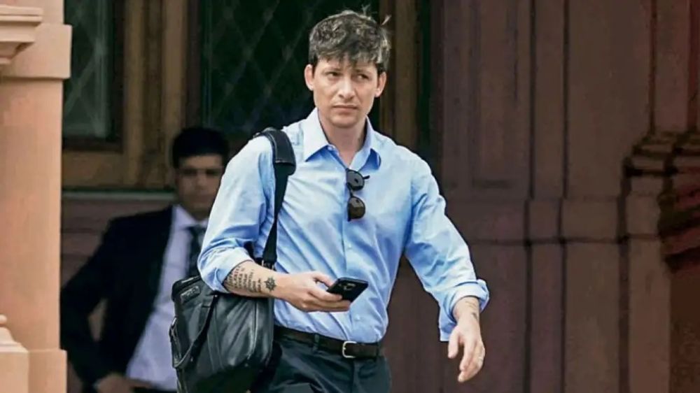 Envalentonado, Santiago Caputo abre ms internas